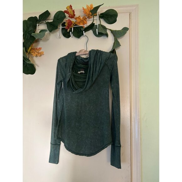 NWT WE THE FREE PEOPLE Size XS Cosmo Cowl Neck Long Sleeve Shirt Thumbholes Boho - Picture 8 of 13